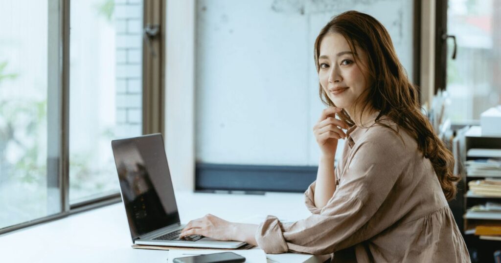 くらしのマーケット利用を検討している女性のイメージ