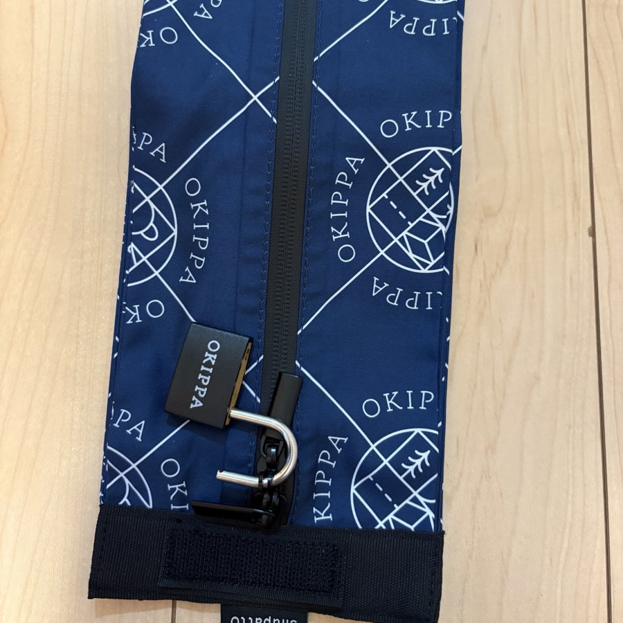 OKIPPAの南京錠とファスナーの寄り